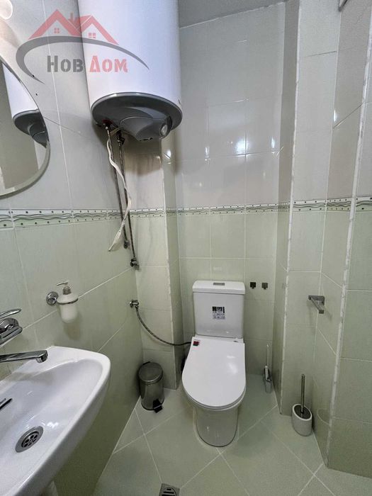 Просторен тристаен в кв. Акация