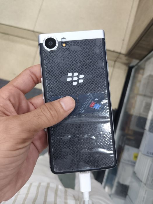 Blackberry KEYONE xotrasi 32gb rum karta