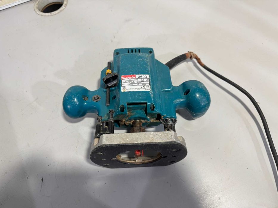 Оберфреза - Makita 860 W/110 V / 6mm