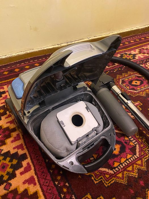 Пылесос Midea 1800ВТ модель: MKZC400