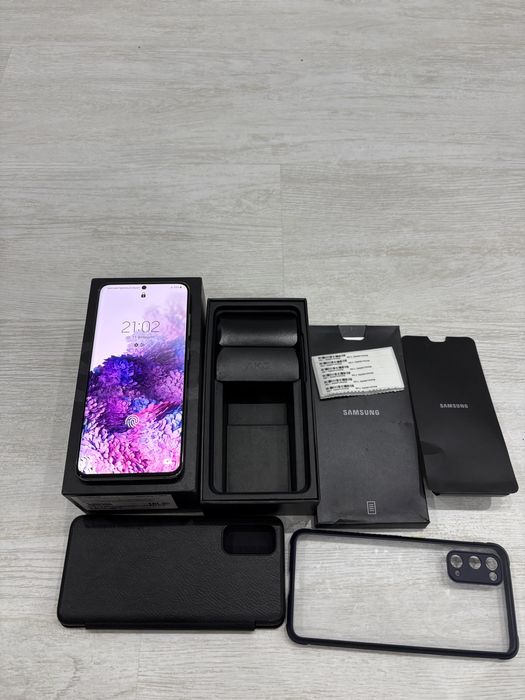 Срочно продам самсунг s20