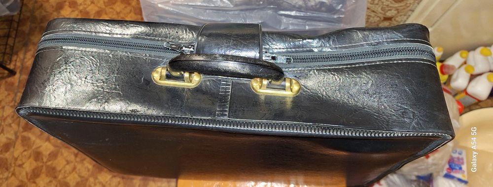 Чемодан советского времени, винтажный.