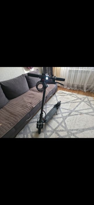 Продам новый электро самокат.