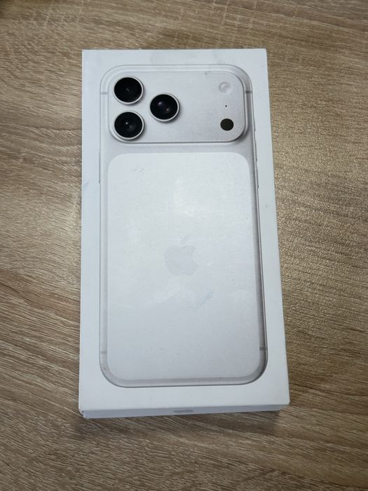Iphone 17 Pro Max 256GB Silver НОВ! 0 Зареждания! Гаранция
