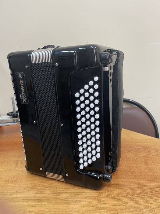 Продам баян Юпитер 1Д