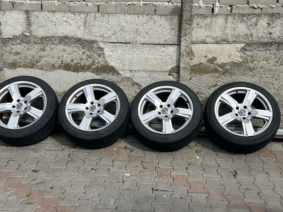 Vand sau schimb cu auto