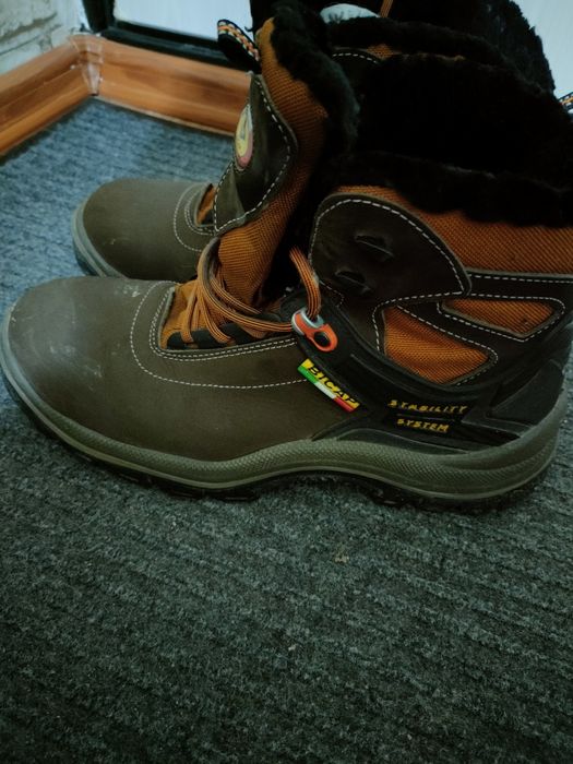 Ботинки зимние, размер 42