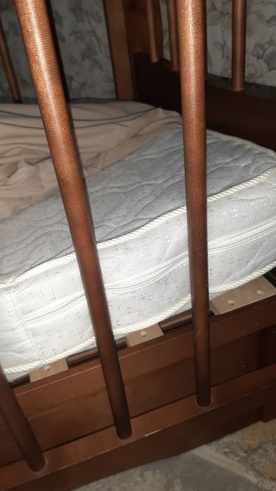 Продаётся детская кроватка