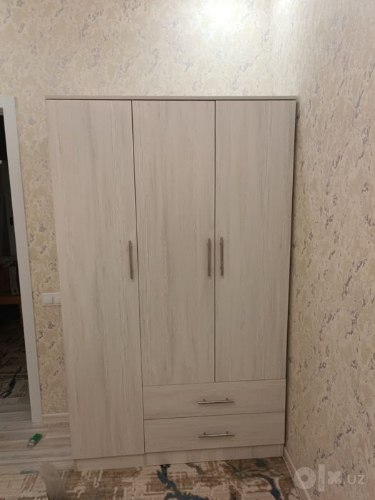 Shkaf sotiladi sexdi uzidan boradi birinchi quldan
