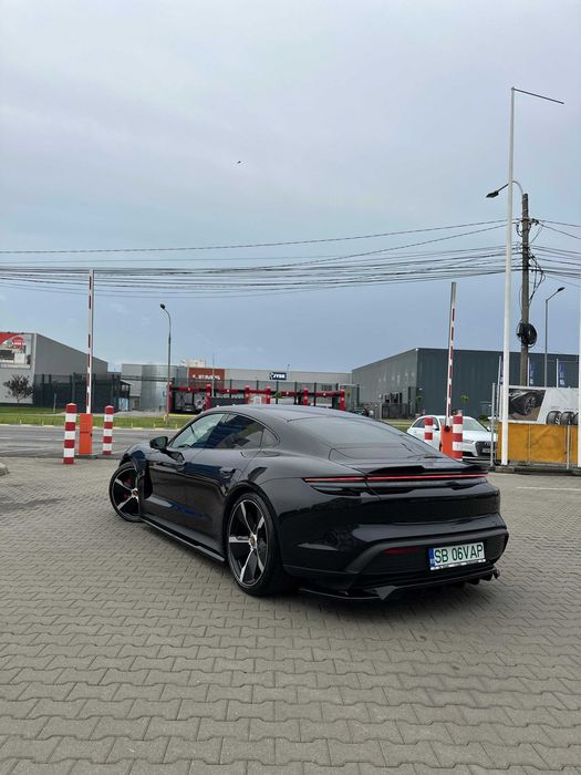 PORSCHE Taycan 2021 — imagine 5