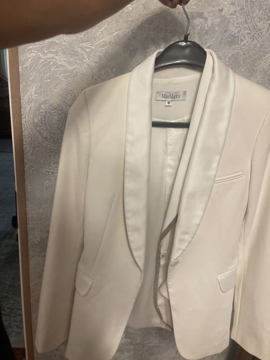 Продаються пиджаки zara