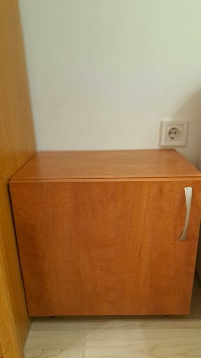 Горен шкаф за коридор + подарък малко шкафче