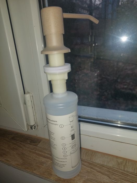 Дозатор за мивка