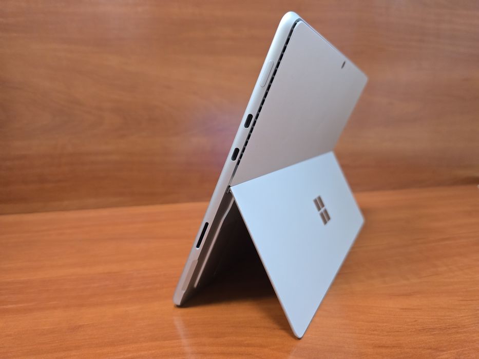 Таблет Microsoft Surface Pro 8 + Писалка Slim Pen 2