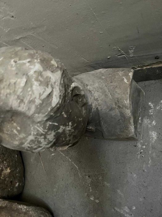 Vand statueta din piatra