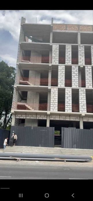 Сдаётся в аренду помещения 4 этажний 1700m2 Ул Фаргона йоли улица Баку
