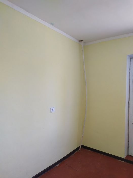 13000. Однокомнатная.Кадастр 100%. Не часть и не доля. Бывшое общежити