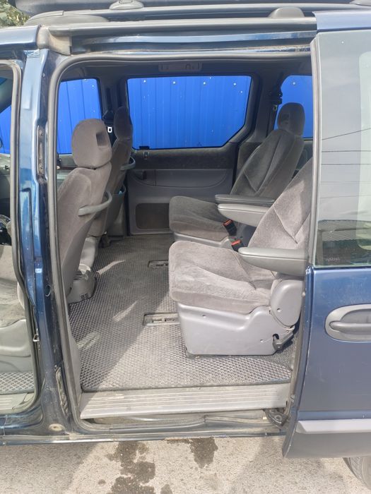 Продам Chrysler Voyager 2000г.