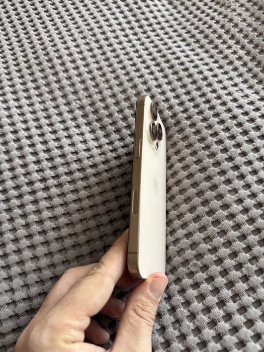 iPhone 16 Pro 512GB Золотой