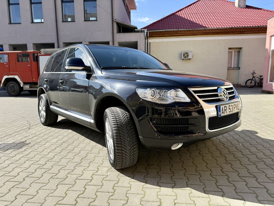 Vând WV Touareg 3.0 TDI in stare impecabilă