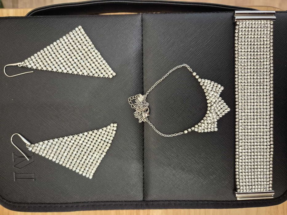 Комплект обеци, колие и гривна Swarovski