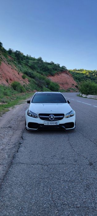 Mercedes Benz 212 AMG  (4 Matic)