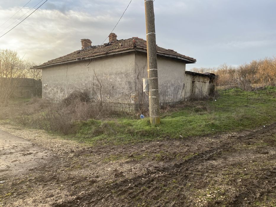 Продавам къща с.Хърсово