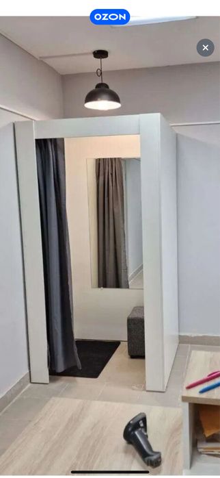 Мебель для бутиков одежды: примерочные, ресепшн, тумба, стол, ящик