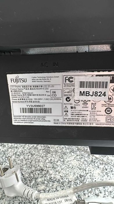 Set Calculator Fujitsu Esprimo D756 si monitor Fujitsu B22W-6, LED, 22", i5-6500T, 16 gb ddr4, SSD 256 GB DVD-RW, WIN 10 PRO, bonus tastaura si mouse