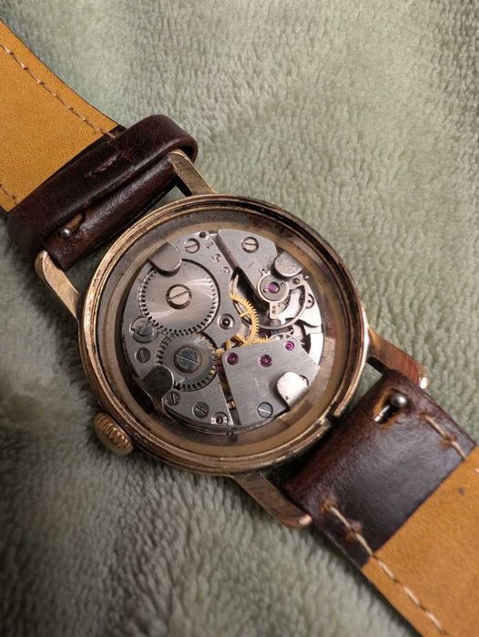 Ceas vintage UMF Ruhla placat cu aur de 20 microni