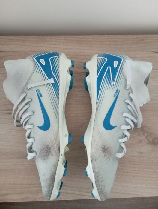 -- Ghete de fotbal  Nike -