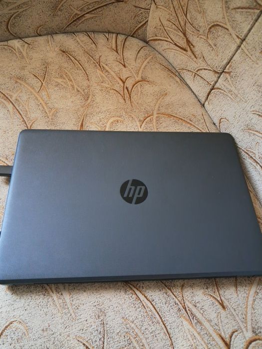 Продавам лаптоп HP – бърз, надежден и в отлично състояние