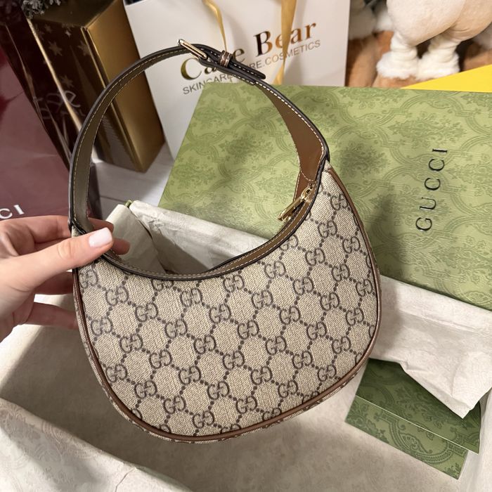 Gucci Half Moon чанта