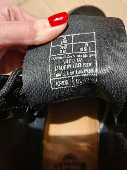 Дамски лачени кубинки Dr. Martens