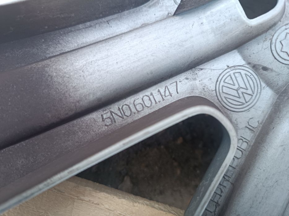 Оригинални тасове VW 16 цола