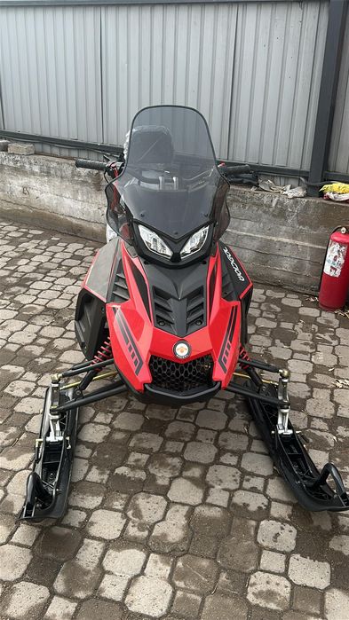 Снегоход 200 кубов.