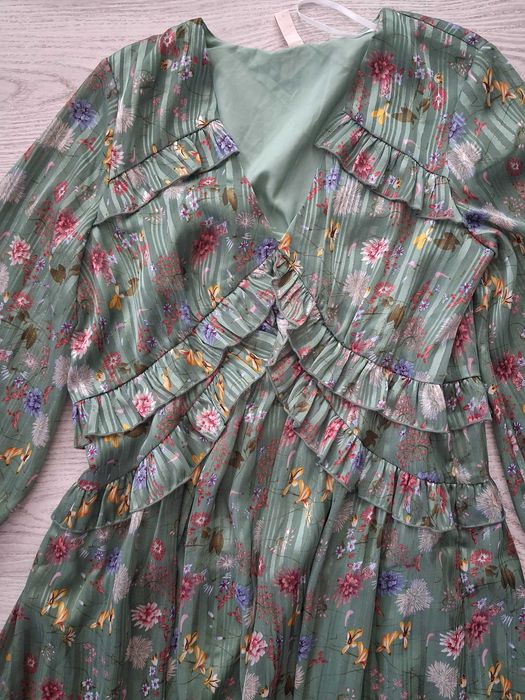 Зелена рокля на цветя