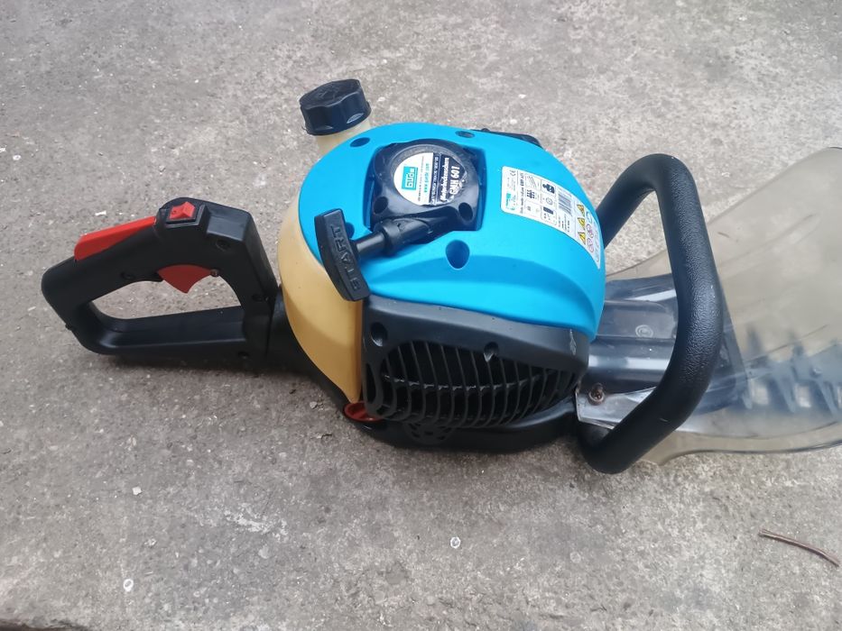 Masina de taiat gard viu pe benzina in 2 timpi GMH 601 Gude
