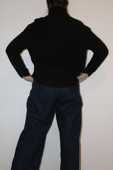 Ръчно изплетен пуловер