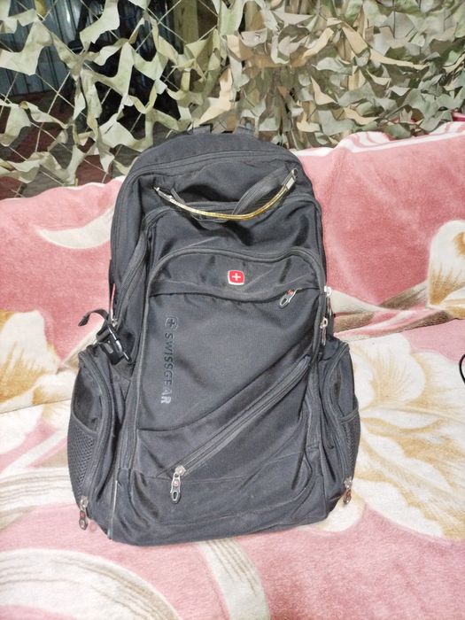 Продам черный рюкзак