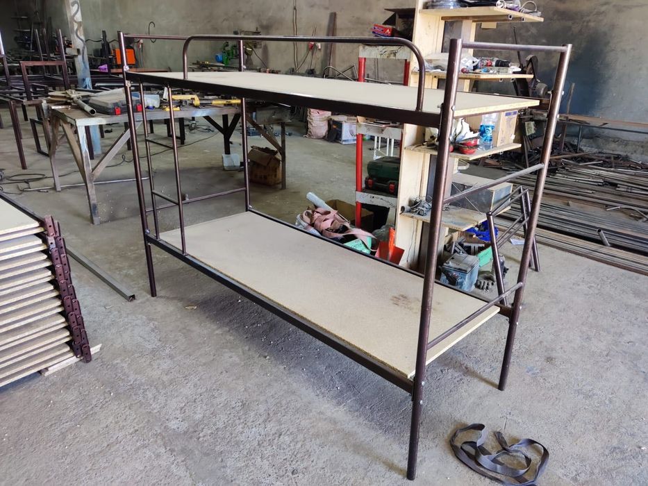 Кровать металлический