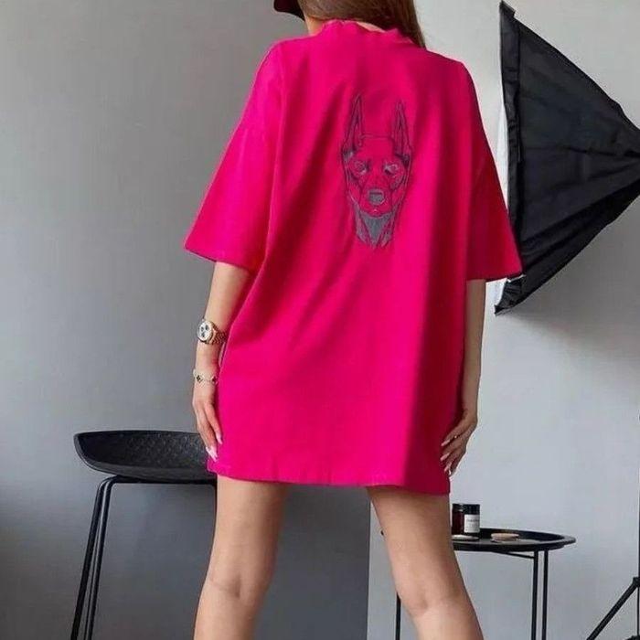 Футболка фуксия доберман