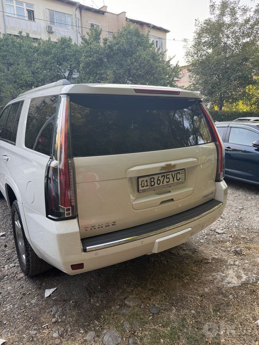 Продам Tahoe 2020 Premire full
