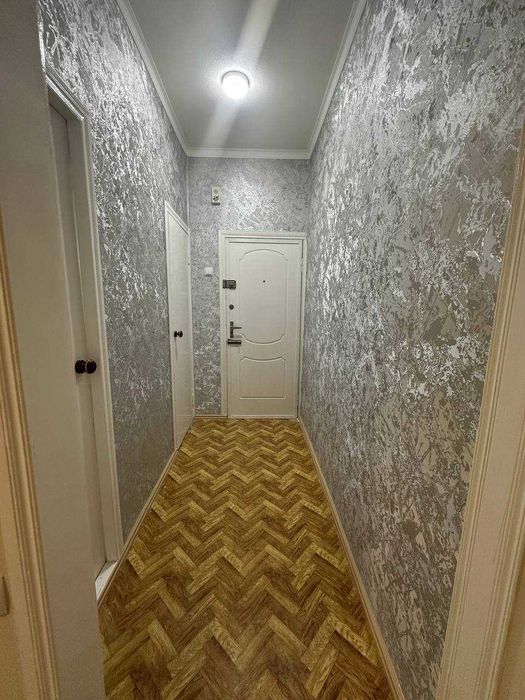 Продаю квартиру.Юнусабад 15 2\2\4 м.Туркистан.Дом быта ИПОТЕКА есть