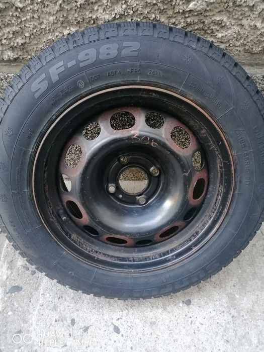 Зимни гуми с джанти 195/65/15 за Пежо и Ситроен