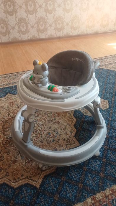 Классические ходунки BABY WALKER,