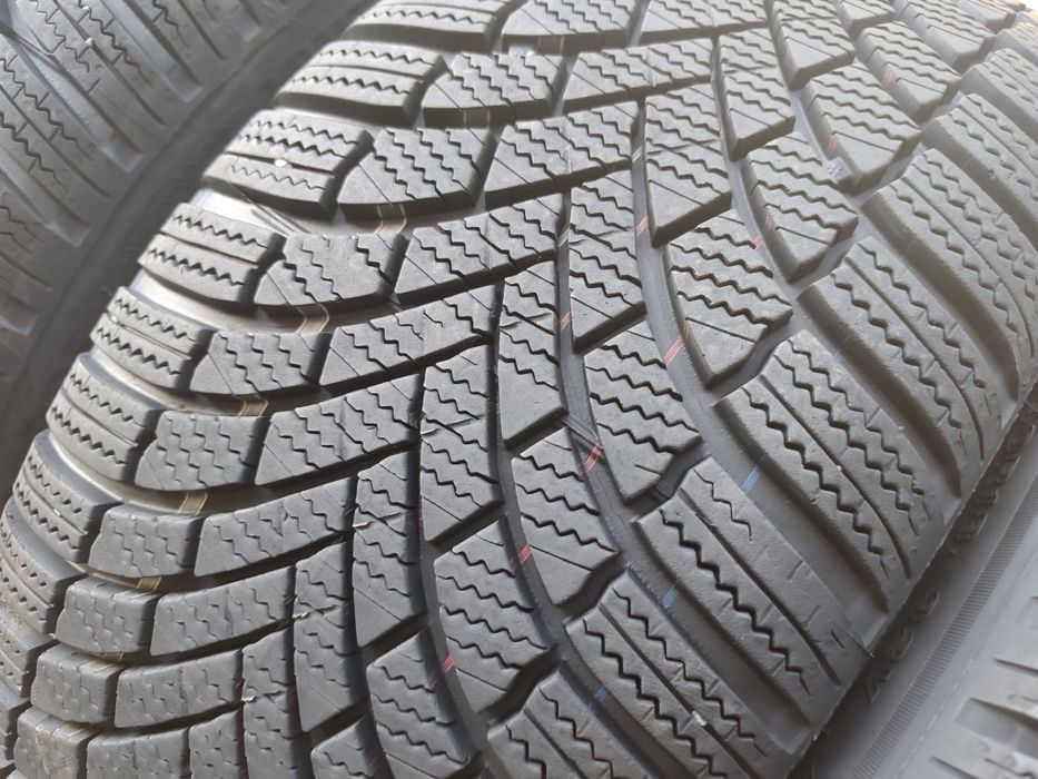 225/40/18" 4бр Bridgestone blizzak lm005,dot2725,7mm