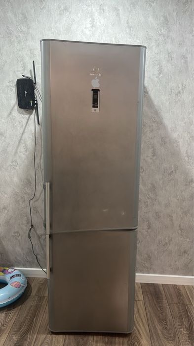 Продам холодильник индезит