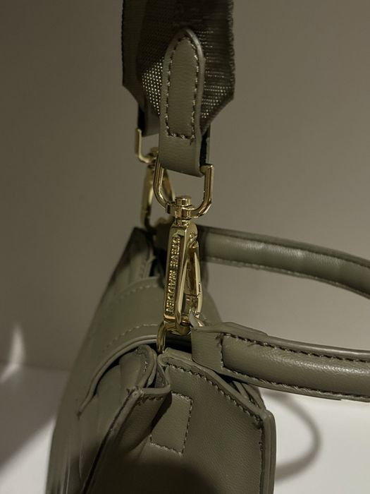 Steve Madden мини чанта в маслено зелено