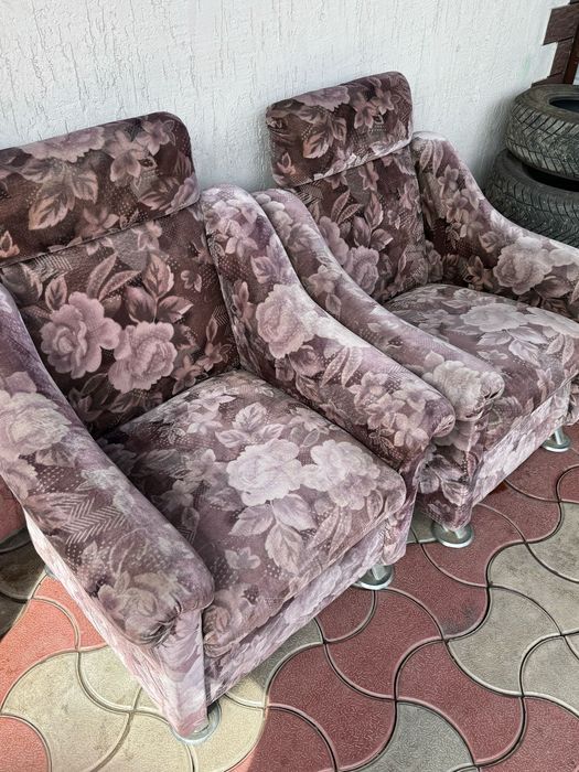 Продам диван с креслами срочно